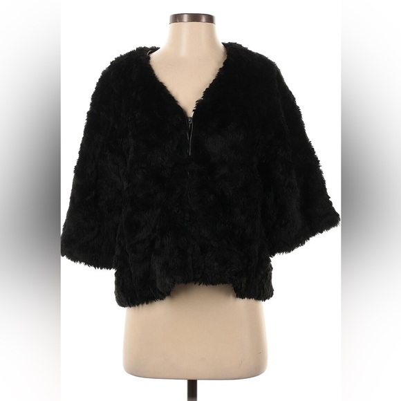CLUB MONACO Faux fur cropped Black sized medium jacket. - Picture 12 of 12